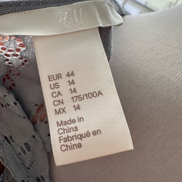 H&M Gray Lace Ruffle Dress-0004 - Picture 4 of 4